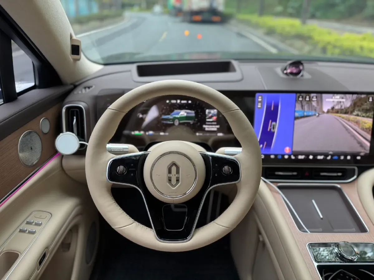 2025 AITO AITO M9 REEV 160HP REEV 52KWH,autocango,china used car exporter,china ev exporter,chinese used car exporter,chinese used ev exporter