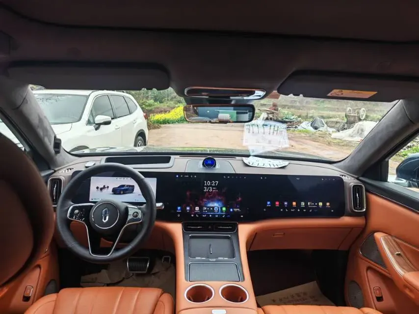 2025 AITO AITO M8 REEV 160HP REEV 53.4KWH,autocango,china used car exporter,china ev exporter,chinese used car exporter,chinese used ev exporter