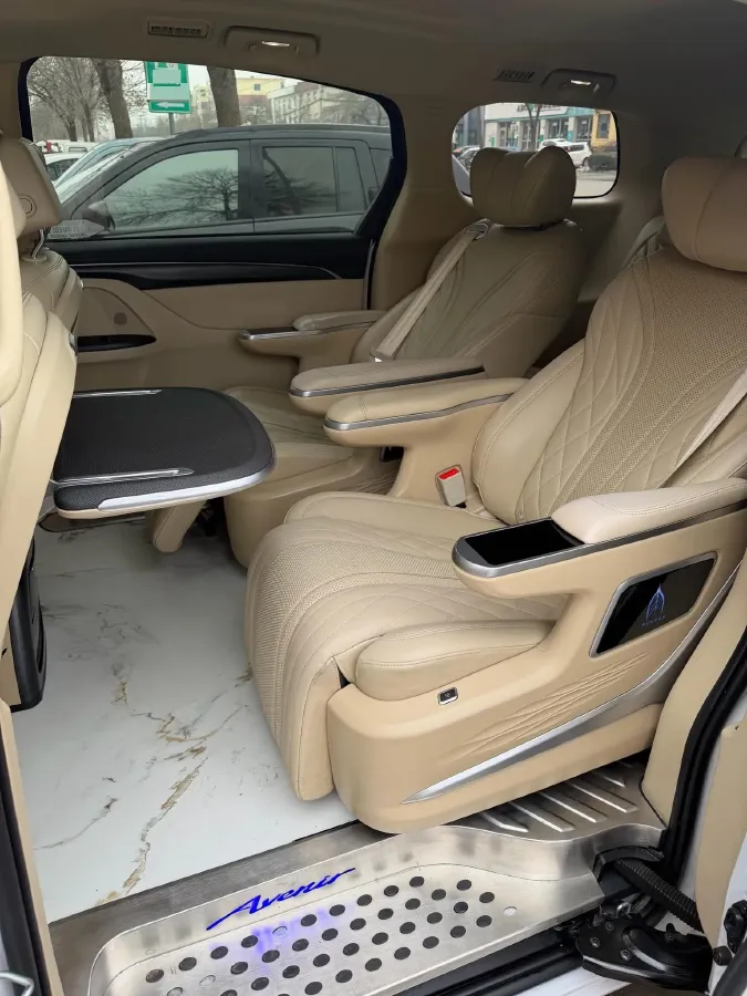 2023 Buick GL8 2.0T 237HP L4 9AT,autocango,china used car exporter,china ev exporter,chinese used car exporter,chinese used ev exporter