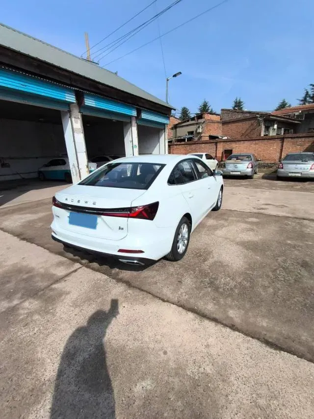 2023 Roewe i5 1.5L 129HP L4 CVT,autocango,china used car exporter,china ev exporter,chinese used car exporter,chinese used ev exporter