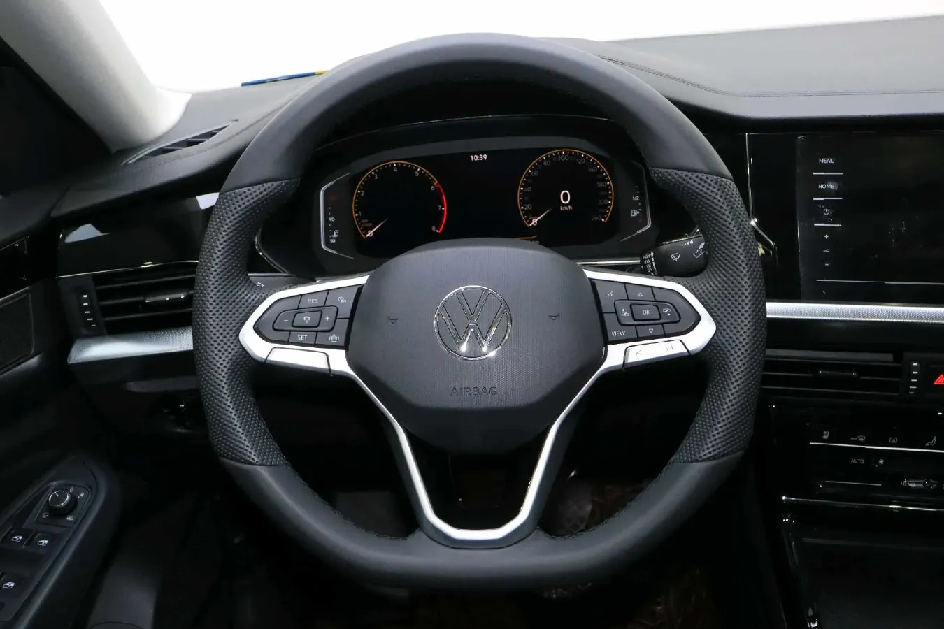 2025 Volkswagen Passat 2.0T 220HP L4 7DCT,autocango,china used car exporter,china ev exporter,chinese used car exporter,chinese used ev exporter