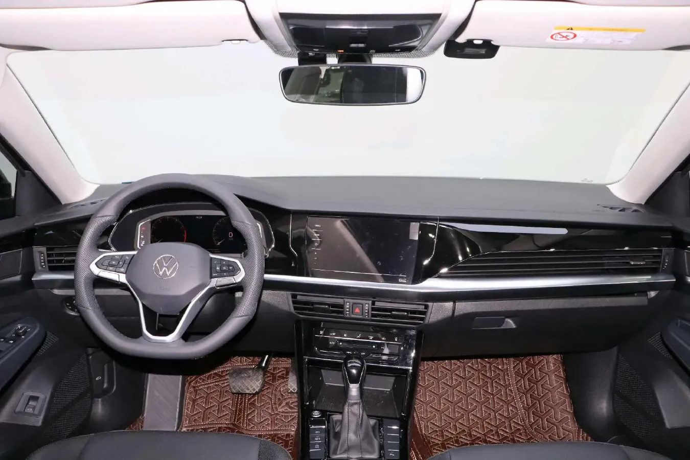 2025 Volkswagen Passat 2.0T 220HP L4 7DCT,autocango,china used car exporter,china ev exporter,chinese used car exporter,chinese used ev exporter