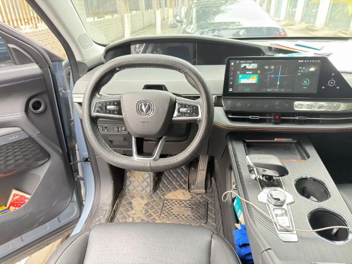 2021 ChangAn UNI-K 2.0T 233HP L4 8AT,autocango,china used car exporter,china ev exporter,chinese used car exporter,chinese used ev exporter