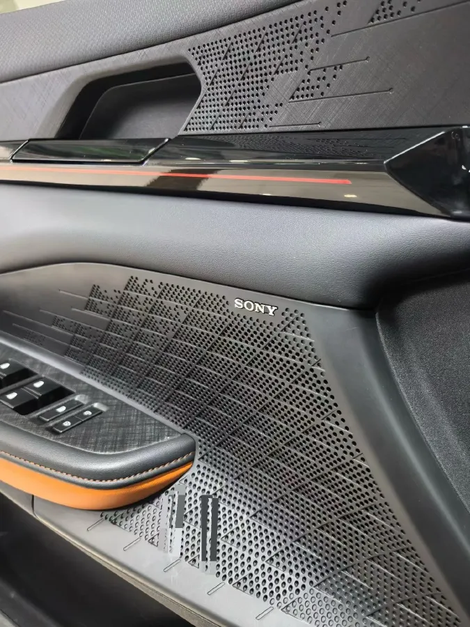 2022 ChangAn UNI-V 1.5T 188HP L4 7DCT,autocango,china used car exporter,china ev exporter,chinese used car exporter,chinese used ev exporter