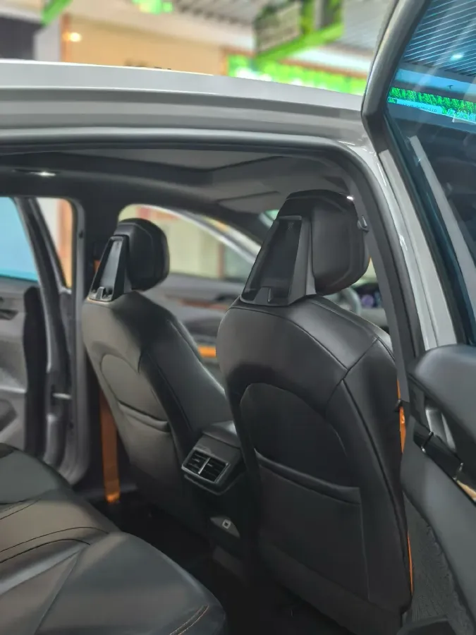 2022 ChangAn UNI-V 1.5T 188HP L4 7DCT,autocango,china used car exporter,china ev exporter,chinese used car exporter,chinese used ev exporter