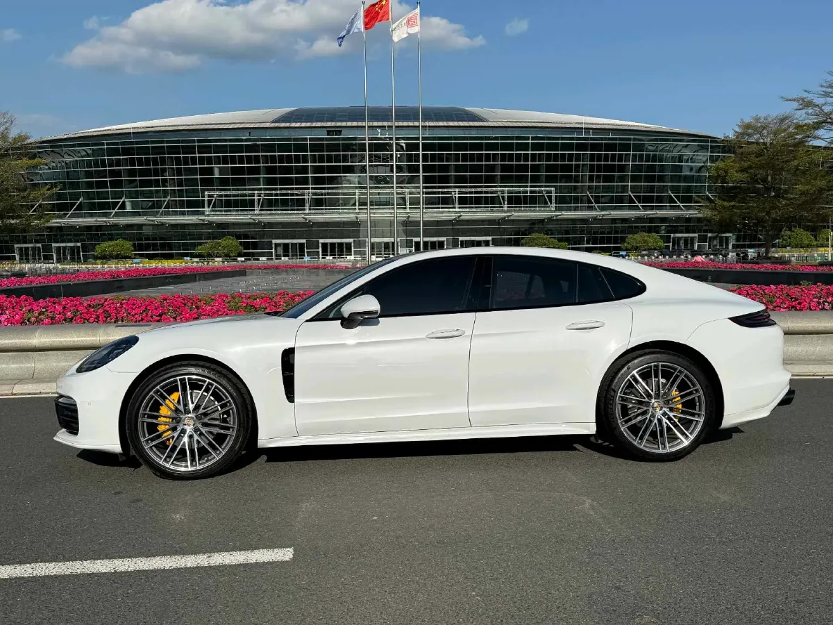 2017 BMW X6 3.0T 306HP L6 8AT,autocango,china used car exporter,china ev exporter,chinese used car exporter,chinese used ev exporter