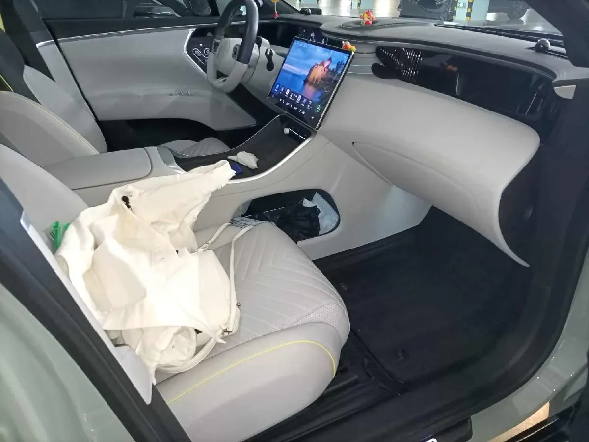 2022 Avatr 11 BEV 116.79KWH,autocango,china used car exporter,china ev exporter,chinese used car exporter,chinese used ev exporter