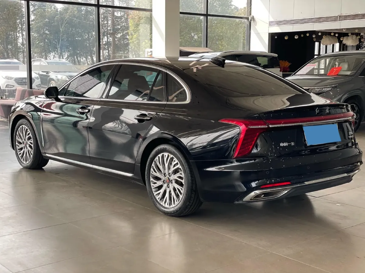 2023 HongQi H5 2.0T 224HP L4 8AT,autocango,china used car exporter,china ev exporter,chinese used car exporter,chinese used ev exporter