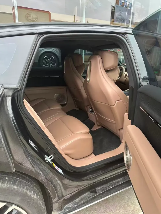 2025 Avatr 12 BEV,autocango,china used car exporter,china ev exporter,chinese used car exporter,chinese used ev exporter