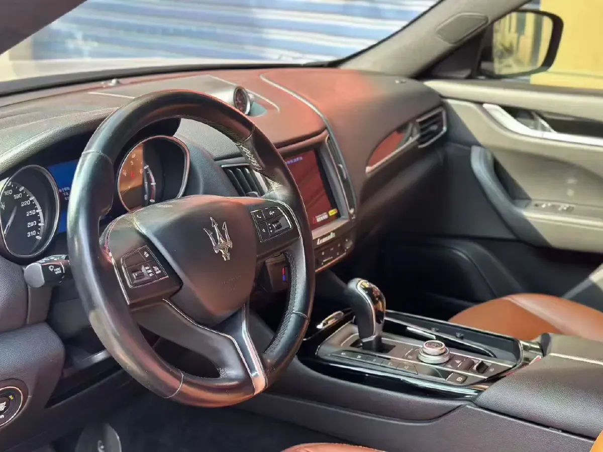 2018 Jaguar XJ 3.0T 340HP V6 8AT,autocango,china used car exporter,china ev exporter,chinese used car exporter,chinese used ev exporter