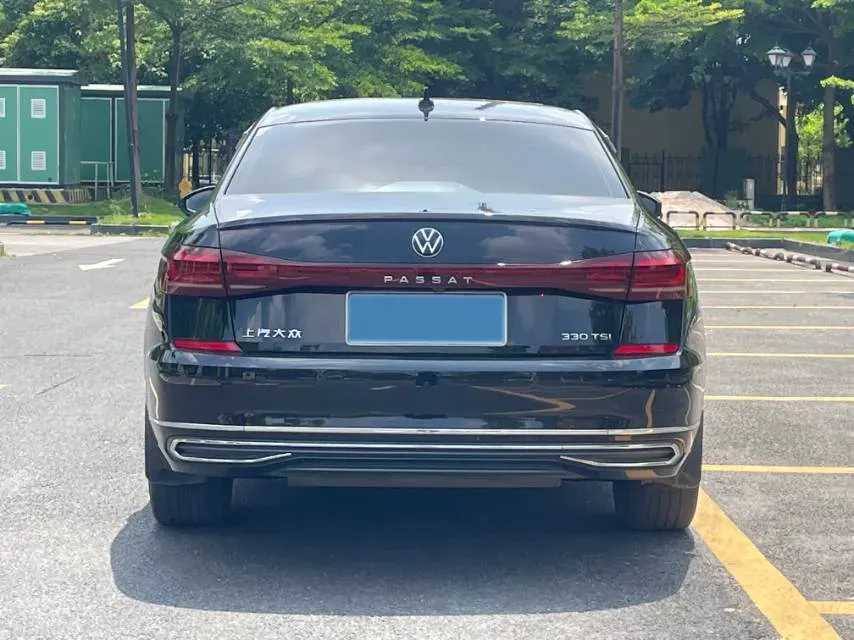 2021 Volkswagen Passat 2.0T 186HP L4 7DCT,autocango,china used car exporter,china ev exporter,chinese used car exporter,chinese used ev exporter