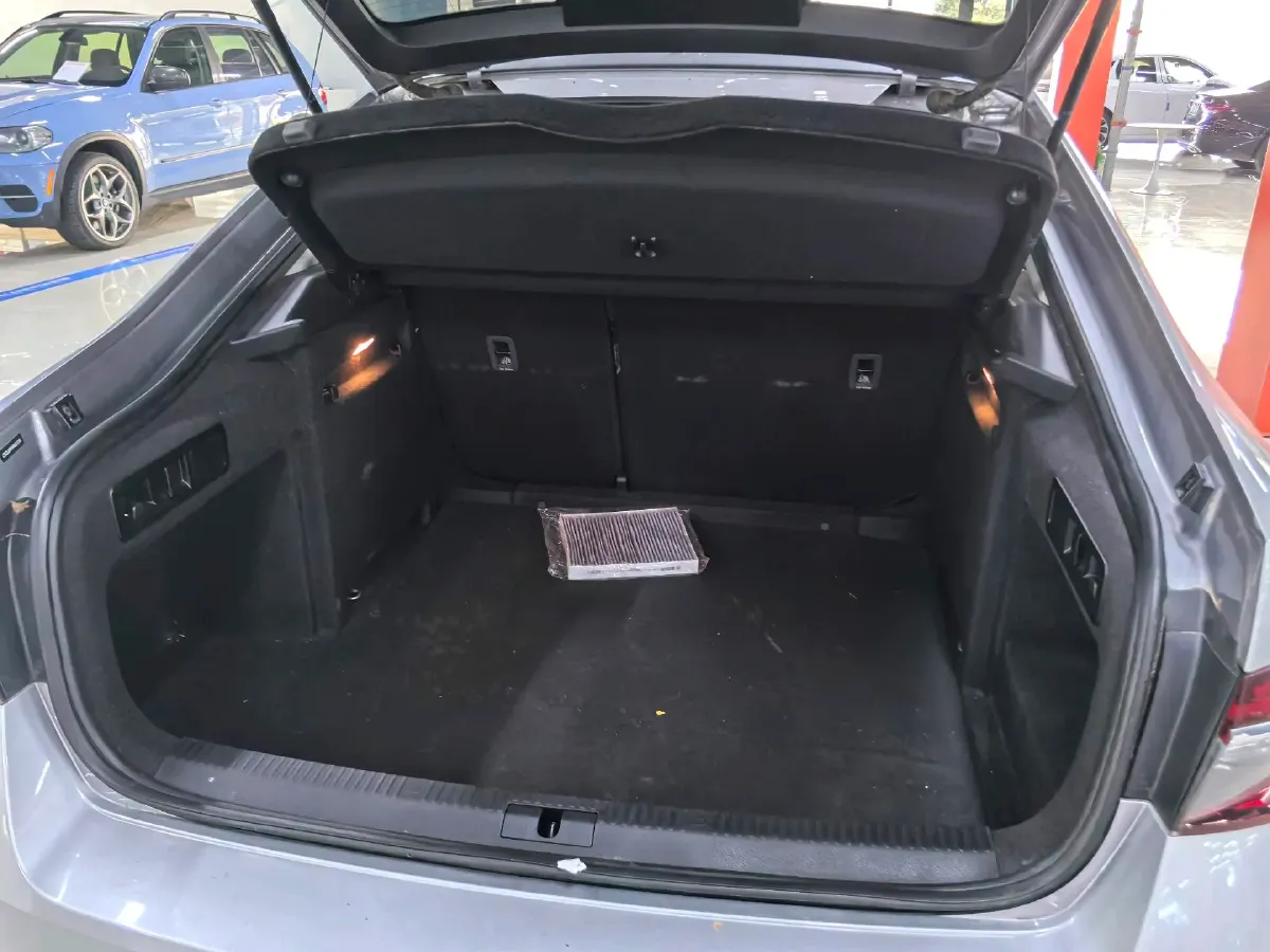 2019 Skoda Superb 2.0T 186HP L4 7DCT,autocango,china used car exporter,china ev exporter,chinese used car exporter,chinese used ev exporter