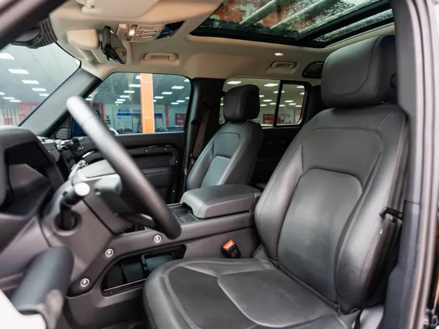 2024 Land Rover Defender 3.0T 400HP L6 8AT,autocango,china used car exporter,china ev exporter,chinese used car exporter,chinese used ev exporter
