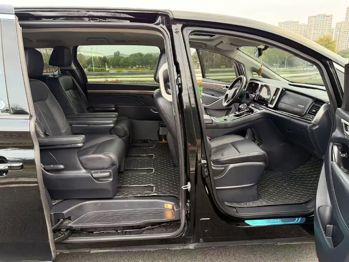 2021 GAC Trumpchi M8 2.0T 252HP L4 8AT,autocango,china used car exporter,china ev exporter,chinese used car exporter,chinese used ev exporter