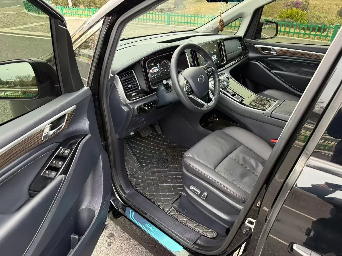 2021 GAC Trumpchi M8 2.0T 252HP L4 8AT,autocango,china used car exporter,china ev exporter,chinese used car exporter,chinese used ev exporter