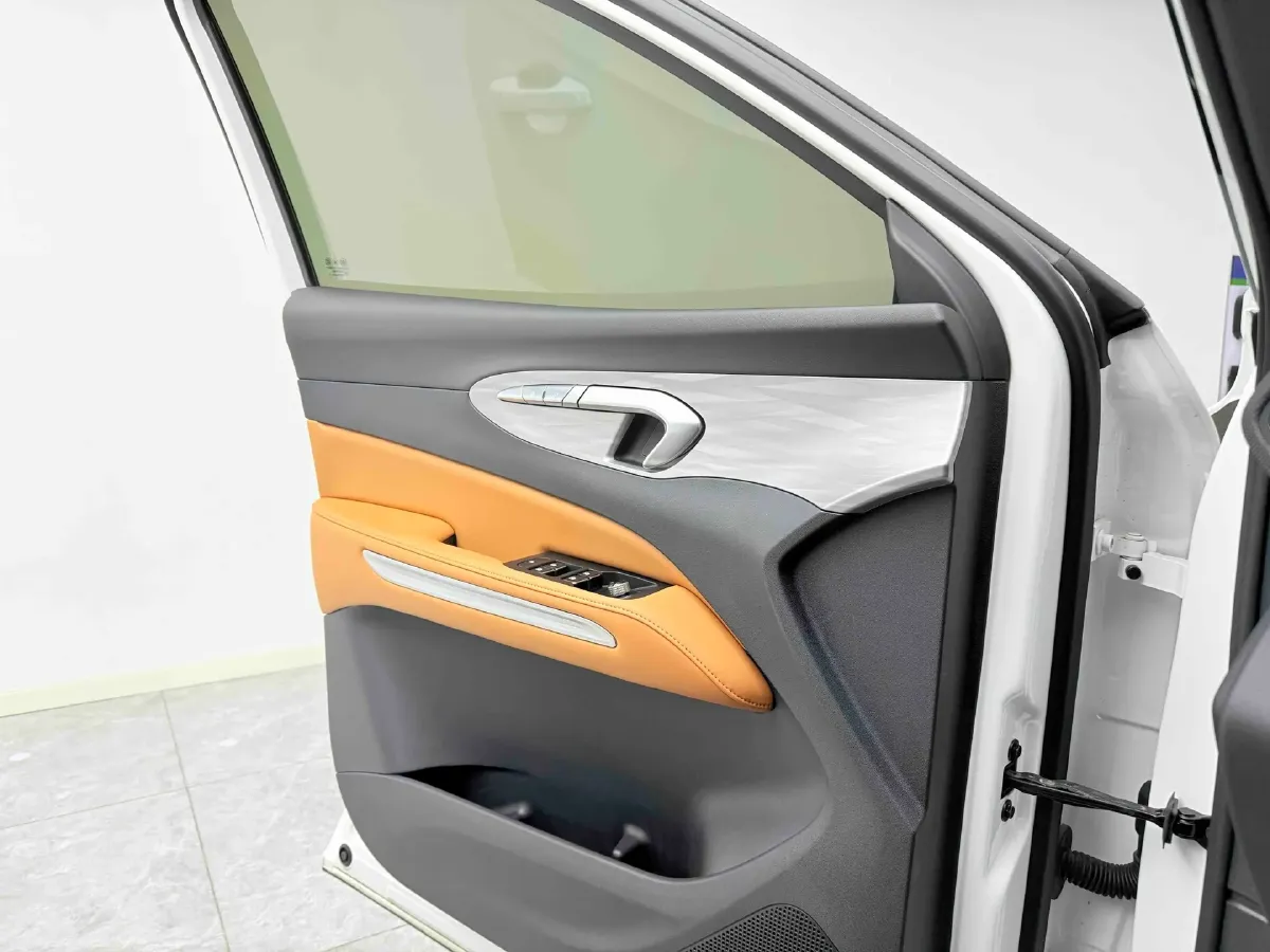 2025 Bestune YueYi 07 1.5T 150HP L4 1DHT PHEV,autocango,china used car exporter,china ev exporter,chinese used car exporter,chinese used ev exporter