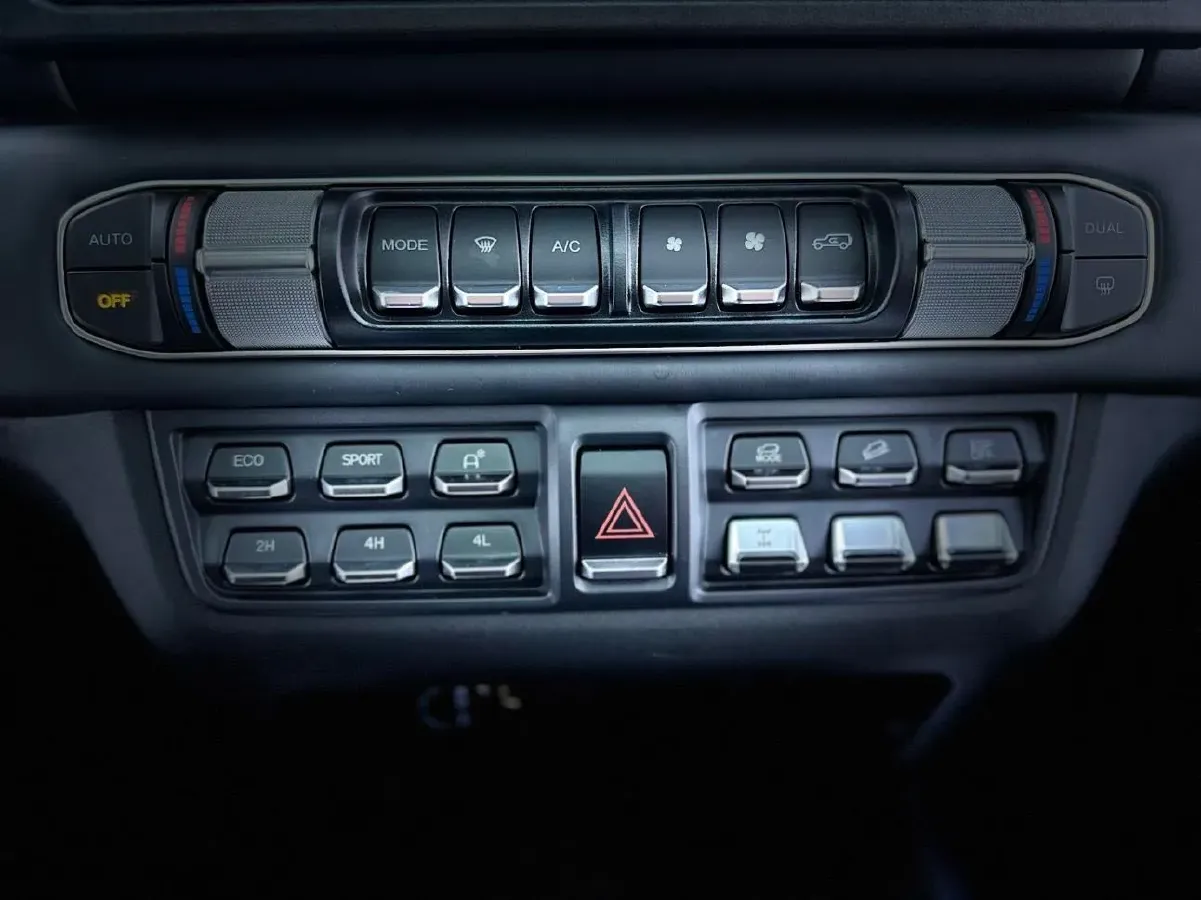 2024 212 212 T01 2.0T 252HP L4 8AT,autocango,china used car exporter,china ev exporter,chinese used car exporter,chinese used ev exporter