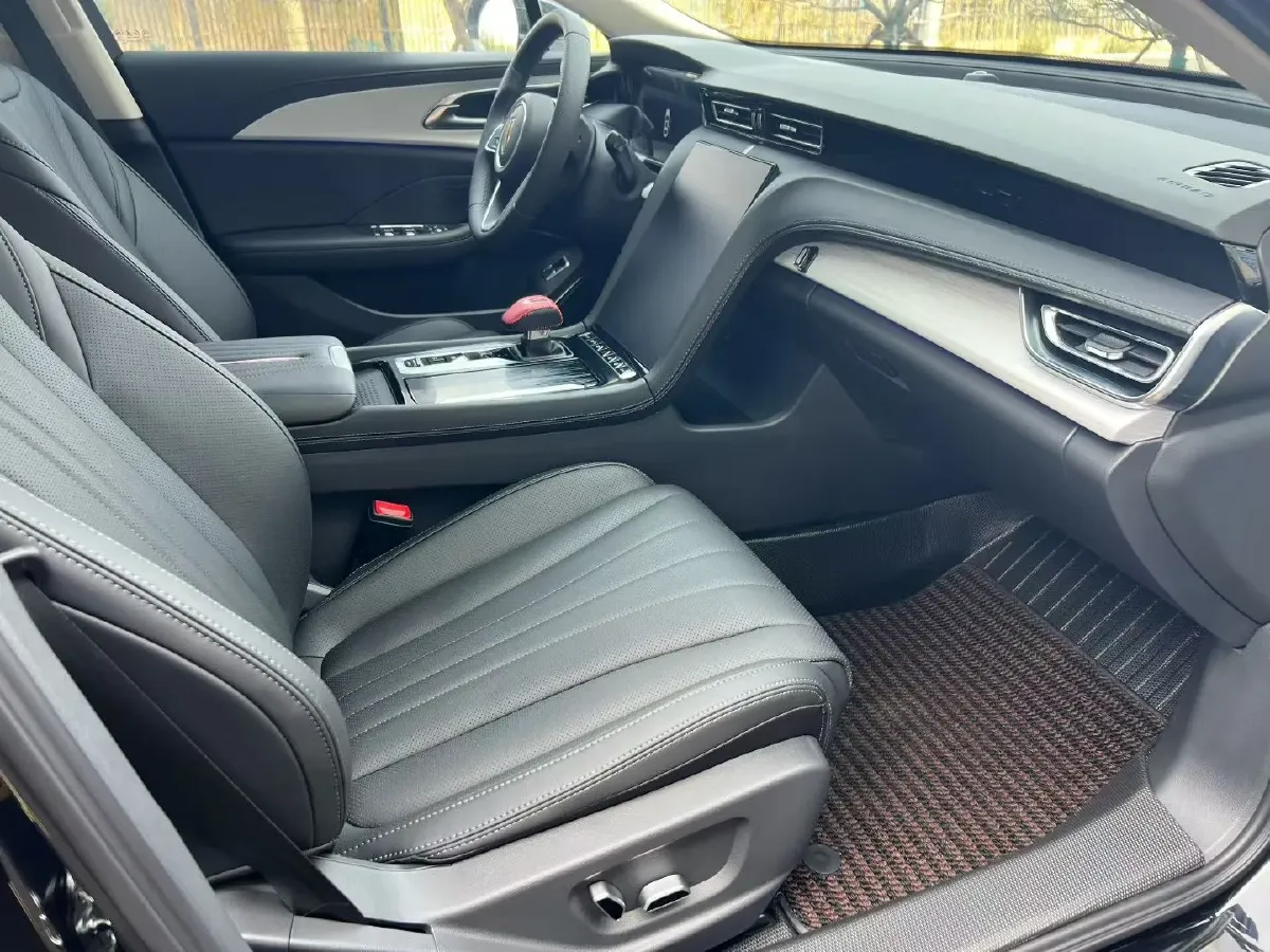 2025 HongQi H5 1.5T 169HP L4 1DHT Hybrid,autocango,china used car exporter,china ev exporter,chinese used car exporter,chinese used ev exporter