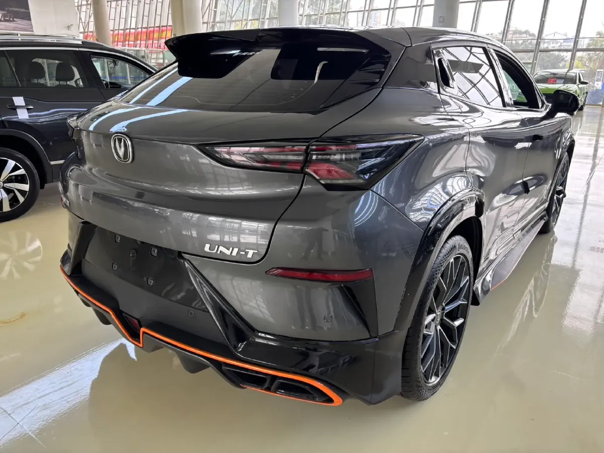 2022 ChangAn UNI-T 1.5T 188HP L4 7DCT,autocango,china used car exporter,china ev exporter,chinese used car exporter,chinese used ev exporter