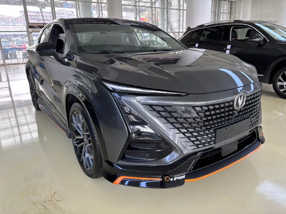 2022 ChangAn UNI-T 1.5T 188HP L4 7DCT,autocango,china used car exporter,china ev exporter,chinese used car exporter,chinese used ev exporter