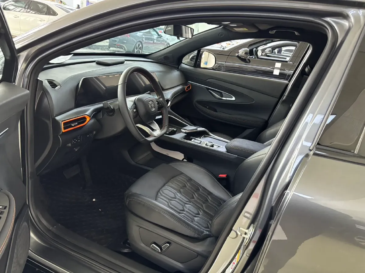 2022 ChangAn UNI-T 1.5T 188HP L4 7DCT,autocango,china used car exporter,china ev exporter,chinese used car exporter,chinese used ev exporter