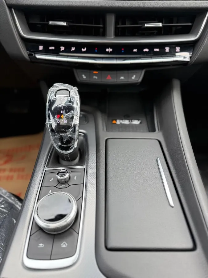 2024 Cadillac CT5 2.0T 237HP L4 10AT,autocango,china used car exporter,china ev exporter,chinese used car exporter,chinese used ev exporter