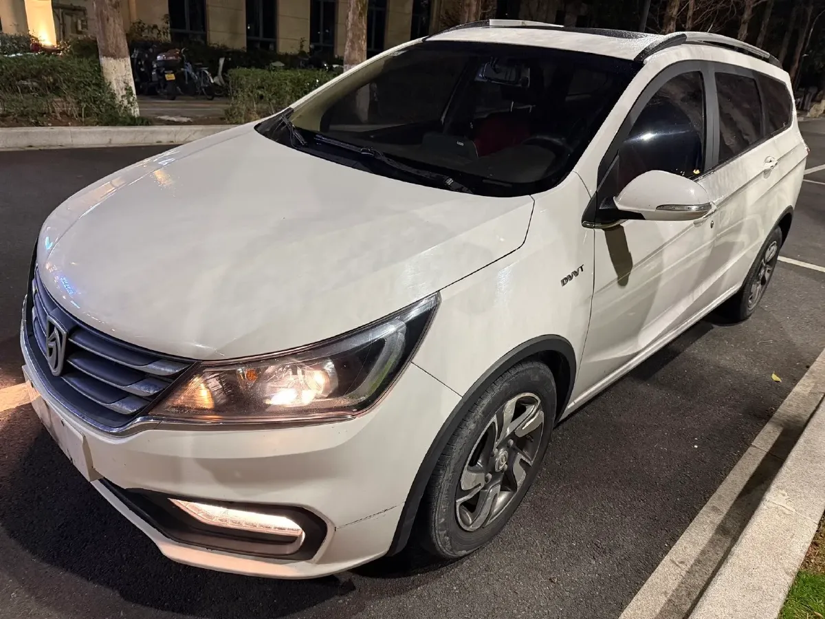 2017 BaoJun 310W 1.5L 112HP L4 6MT,autocango,china used car exporter,china ev exporter,chinese used car exporter,chinese used ev exporter