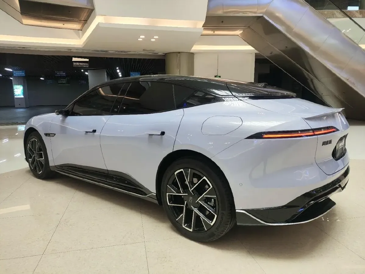 2025 Avatr 06 REEV 156HP REEV,autocango,china used car exporter,china ev exporter,chinese used car exporter,chinese used ev exporter