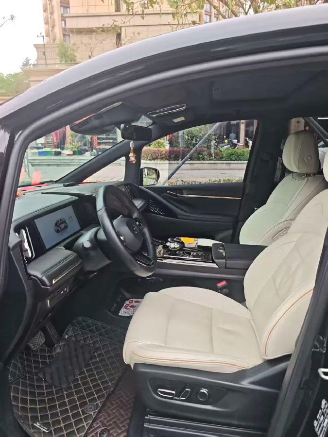 2023 GAC Trumpchi M8 2.0T 190HP L4 E-CVT Hybrid,autocango,china used car exporter,china ev exporter,chinese used car exporter,chinese used ev exporter