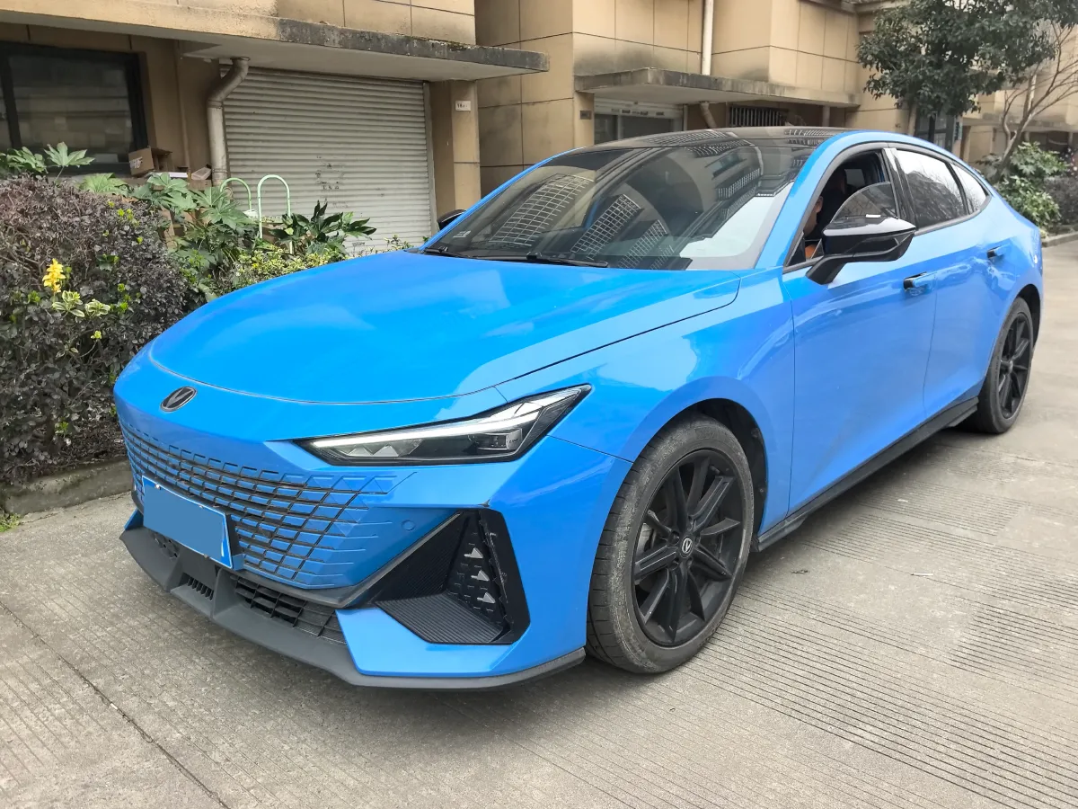 2022 ChangAn UNI-V 1.5T 188HP L4 7DCT,autocango,china used car exporter,china ev exporter,chinese used car exporter,chinese used ev exporter