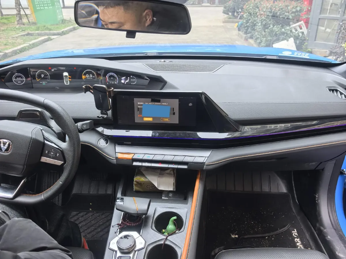 2022 ChangAn UNI-V 1.5T 188HP L4 7DCT,autocango,china used car exporter,china ev exporter,chinese used car exporter,chinese used ev exporter