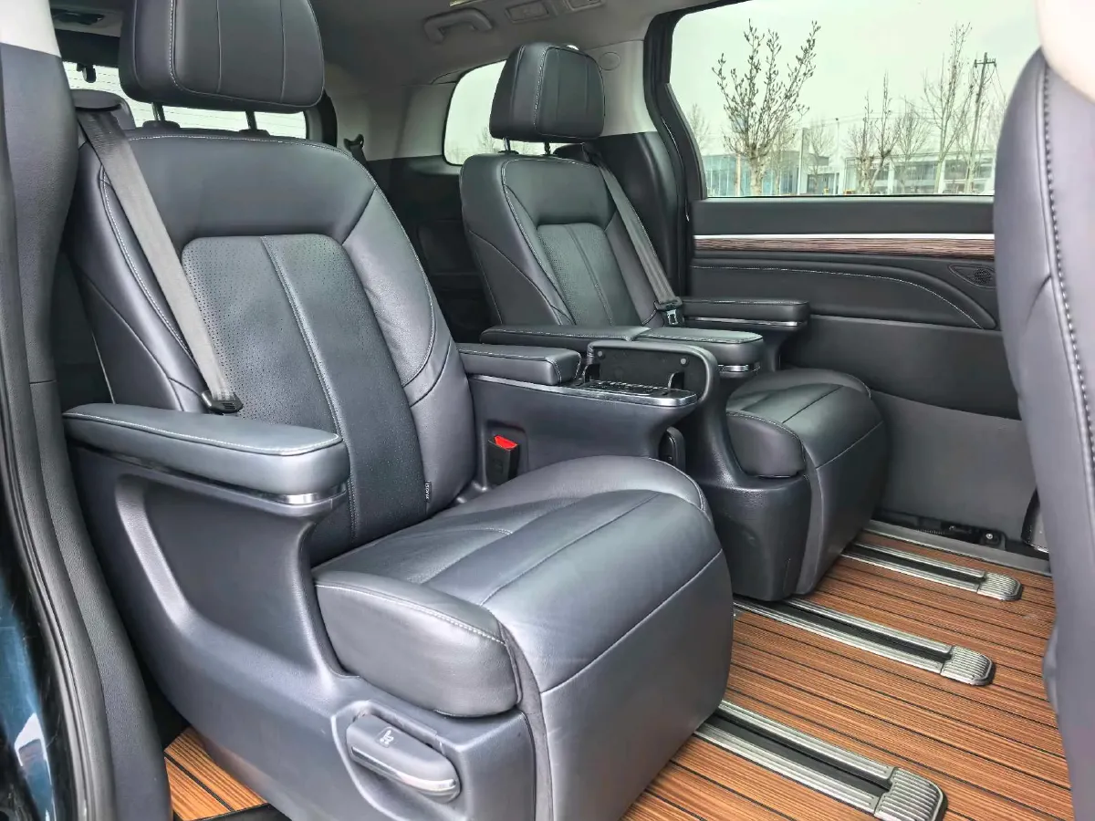 2021 GAC Trumpchi M8 2.0T 252HP L4 8AT,autocango,china used car exporter,china ev exporter,chinese used car exporter,chinese used ev exporter