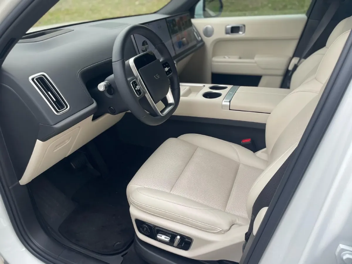 2023 Li L7 Range Extended 154HP REEV 40.9KWH,autocango,china used car exporter,china ev exporter,chinese used car exporter,chinese used ev exporter