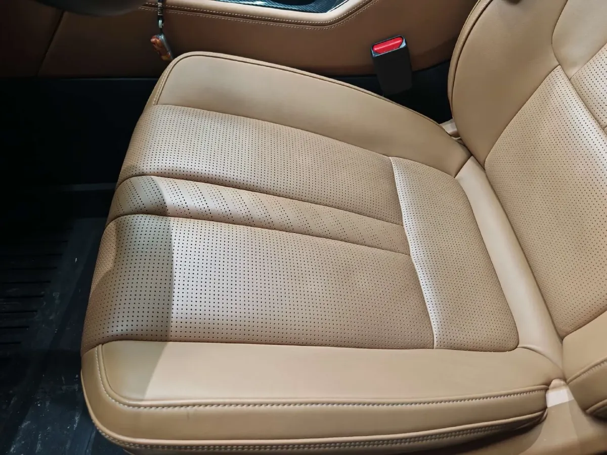 2020 Li ONE Range Extended 131HP REEV 40.5KWH,autocango,china used car exporter,china ev exporter,chinese used car exporter,chinese used ev exporter