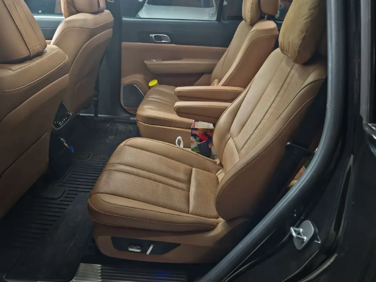 2020 Li ONE Range Extended 131HP REEV 40.5KWH,autocango,china used car exporter,china ev exporter,chinese used car exporter,chinese used ev exporter