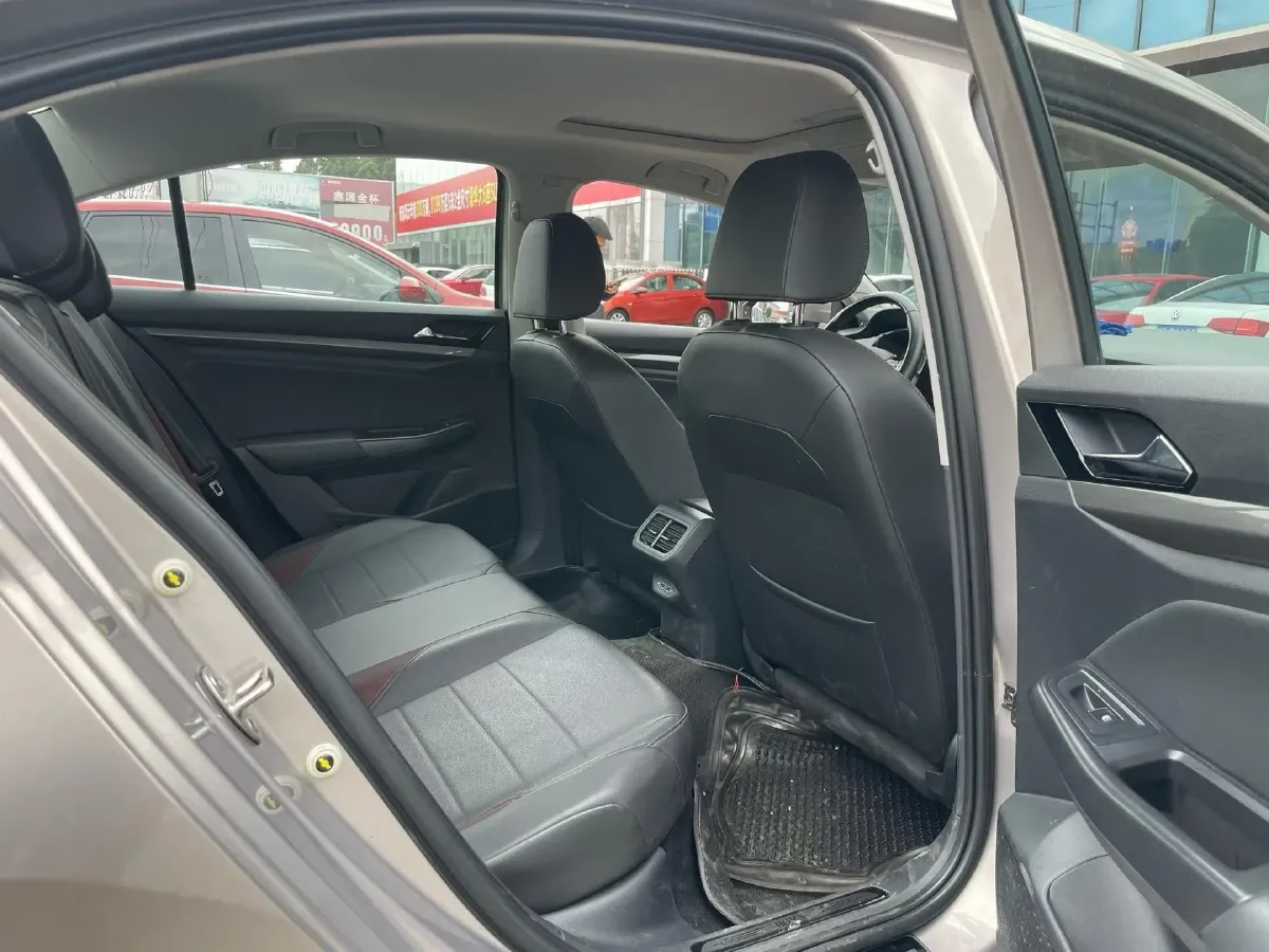 2021 Volkswagen Bora 1.5L 113HP L4 5MT,autocango,china used car exporter,china ev exporter,chinese used car exporter,chinese used ev exporter