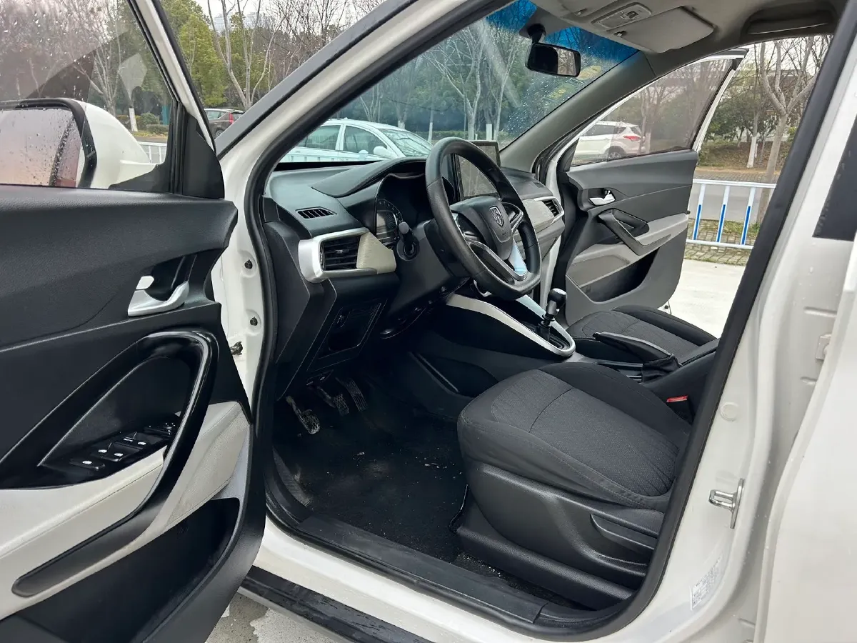 2017 BaoJun 510 1.5L 112HP L4 6MT,autocango,china used car exporter,china ev exporter,chinese used car exporter,chinese used ev exporter