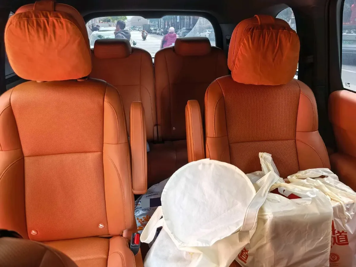 2024 Li L9 Range Extended 154HP REEV 52.3KWH,autocango,china used car exporter,china ev exporter,chinese used car exporter,chinese used ev exporter