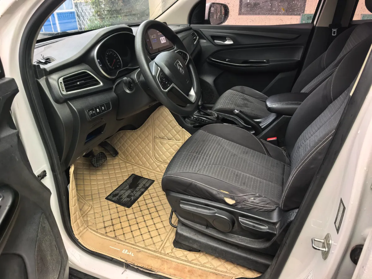 2019 BaoJun 730 1.5T 151HP L4 CVT,autocango,china used car exporter,china ev exporter,chinese used car exporter,chinese used ev exporter