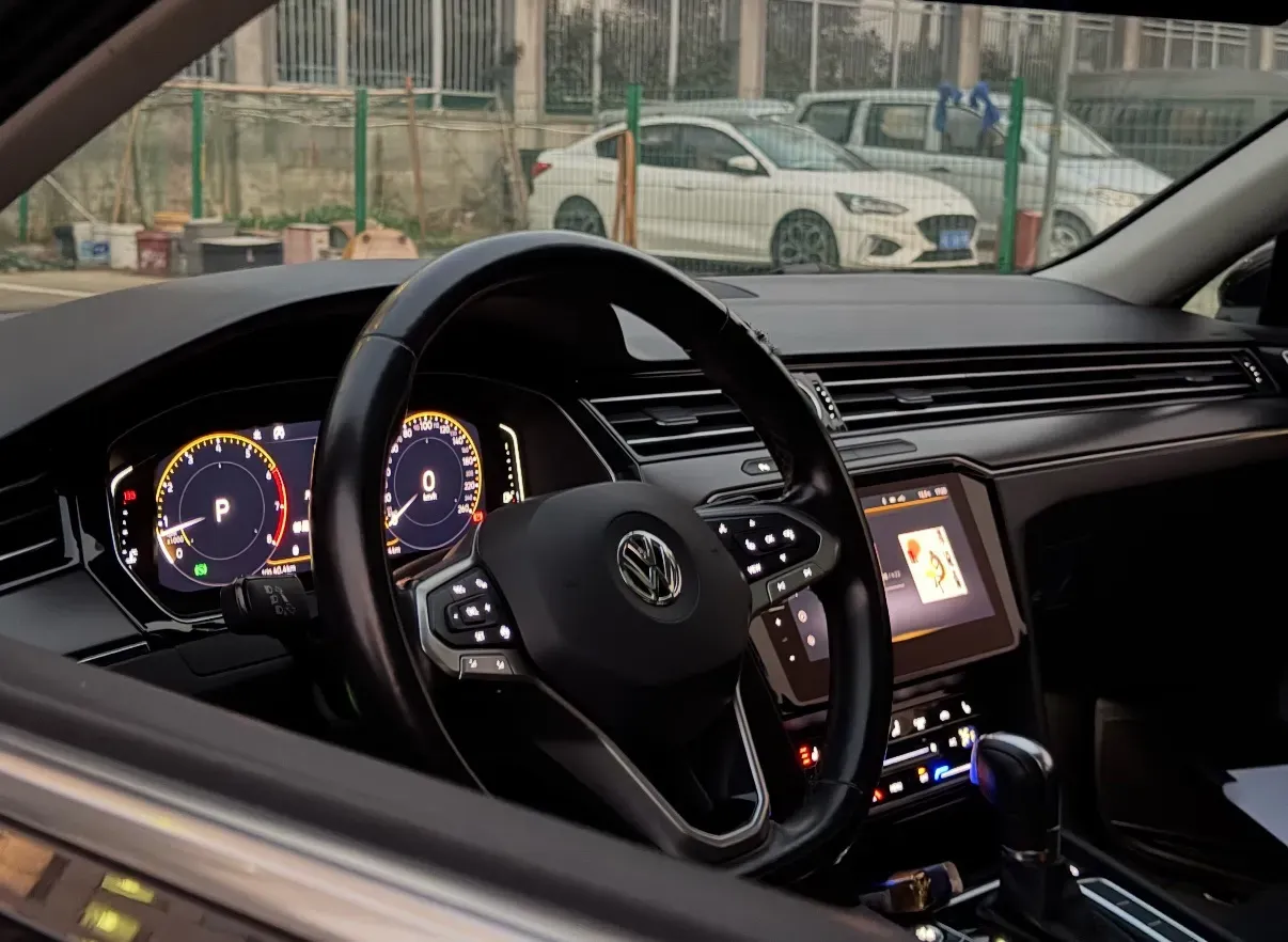 2020 Volkswagen Magotan 2.0T 186HP L4 7DCT,autocango,china used car exporter,china ev exporter,chinese used car exporter,chinese used ev exporter