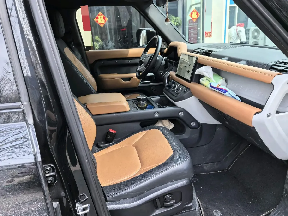 2023 Land Rover Defender 3.0T 400HP L6 8AT,autocango,china used car exporter,china ev exporter,chinese used car exporter,chinese used ev exporter