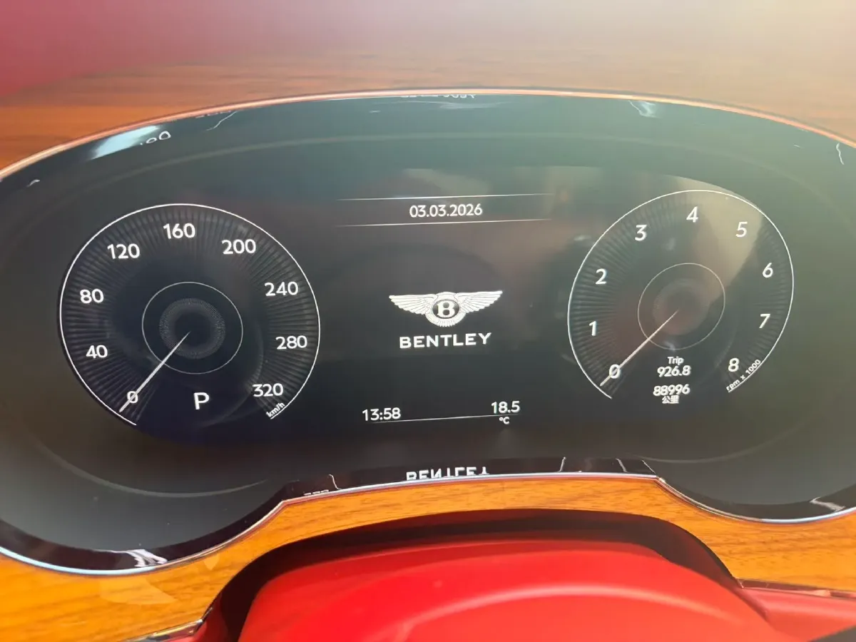 2021 Bentley Bentayga 4.0T 550HP V8 8AT,autocango,china used car exporter,china ev exporter,chinese used car exporter,chinese used ev exporter