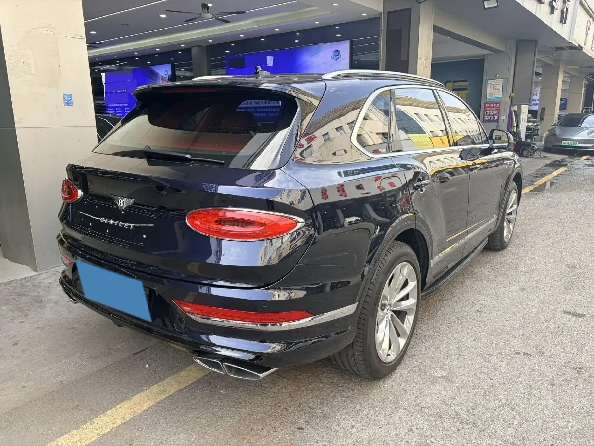 2021 Bentley Bentayga 4.0T 550HP V8 8AT,autocango,china used car exporter,china ev exporter,chinese used car exporter,chinese used ev exporter