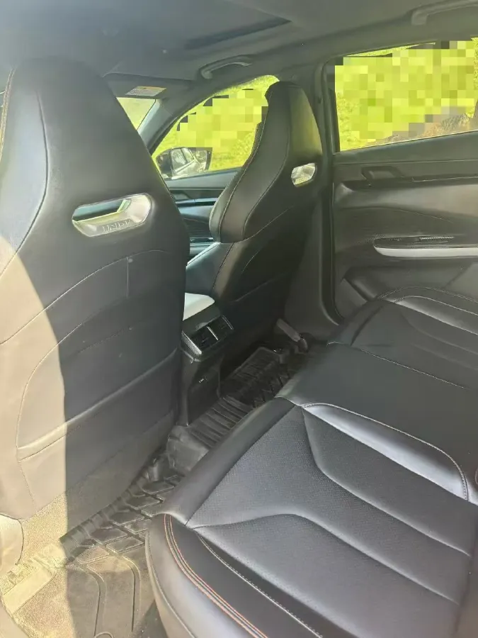 2023 ChangAn UNI-V 1.5T 188HP L4 7DCT,autocango,china used car exporter,china ev exporter,chinese used car exporter,chinese used ev exporter