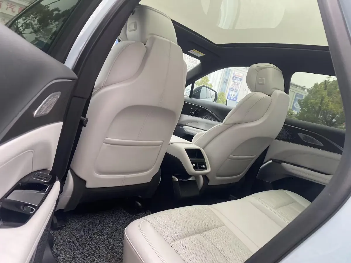 2022 Cadillac IQ Lyriq BEV 95.7KWH,autocango,china used car exporter,china ev exporter,chinese used car exporter,chinese used ev exporter