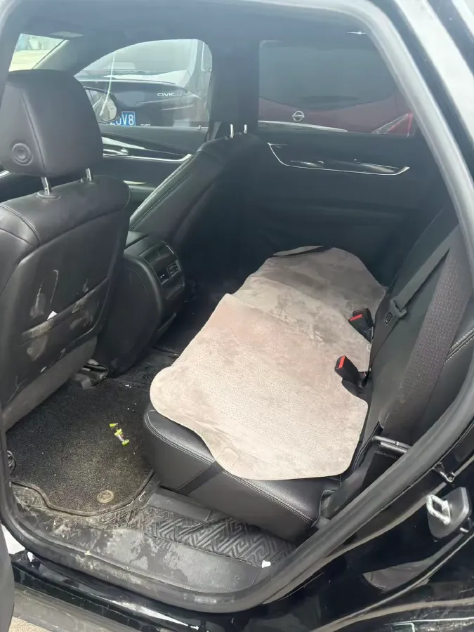 2022 Cadillac XT5 2.0T 237HP L4 9AT,autocango,china used car exporter,china ev exporter,chinese used car exporter,chinese used ev exporter