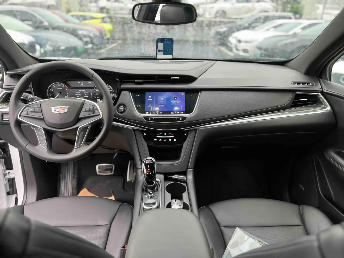 2022 Cadillac XT5 2.0T 237HP L4 9AT,autocango,china used car exporter,china ev exporter,chinese used car exporter,chinese used ev exporter