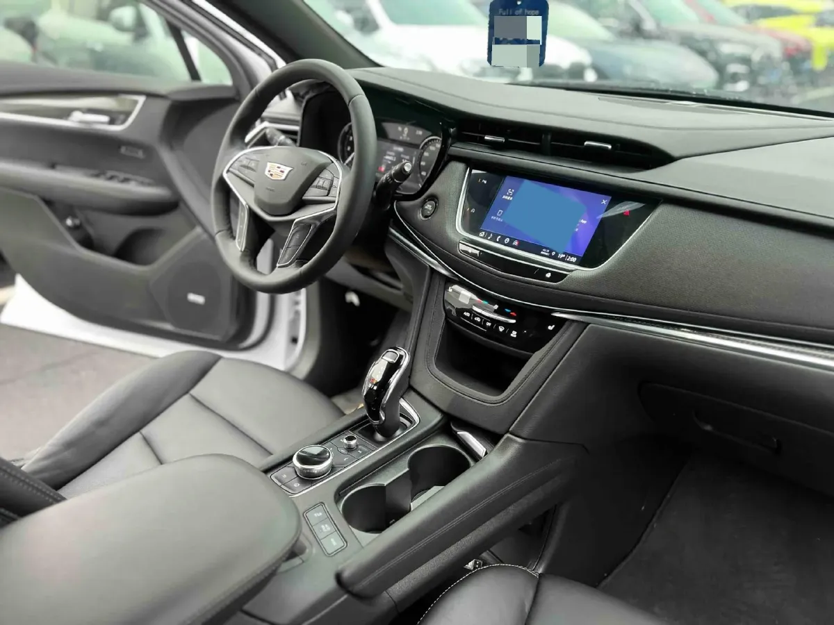 2022 Cadillac XT5 2.0T 237HP L4 9AT,autocango,china used car exporter,china ev exporter,chinese used car exporter,chinese used ev exporter