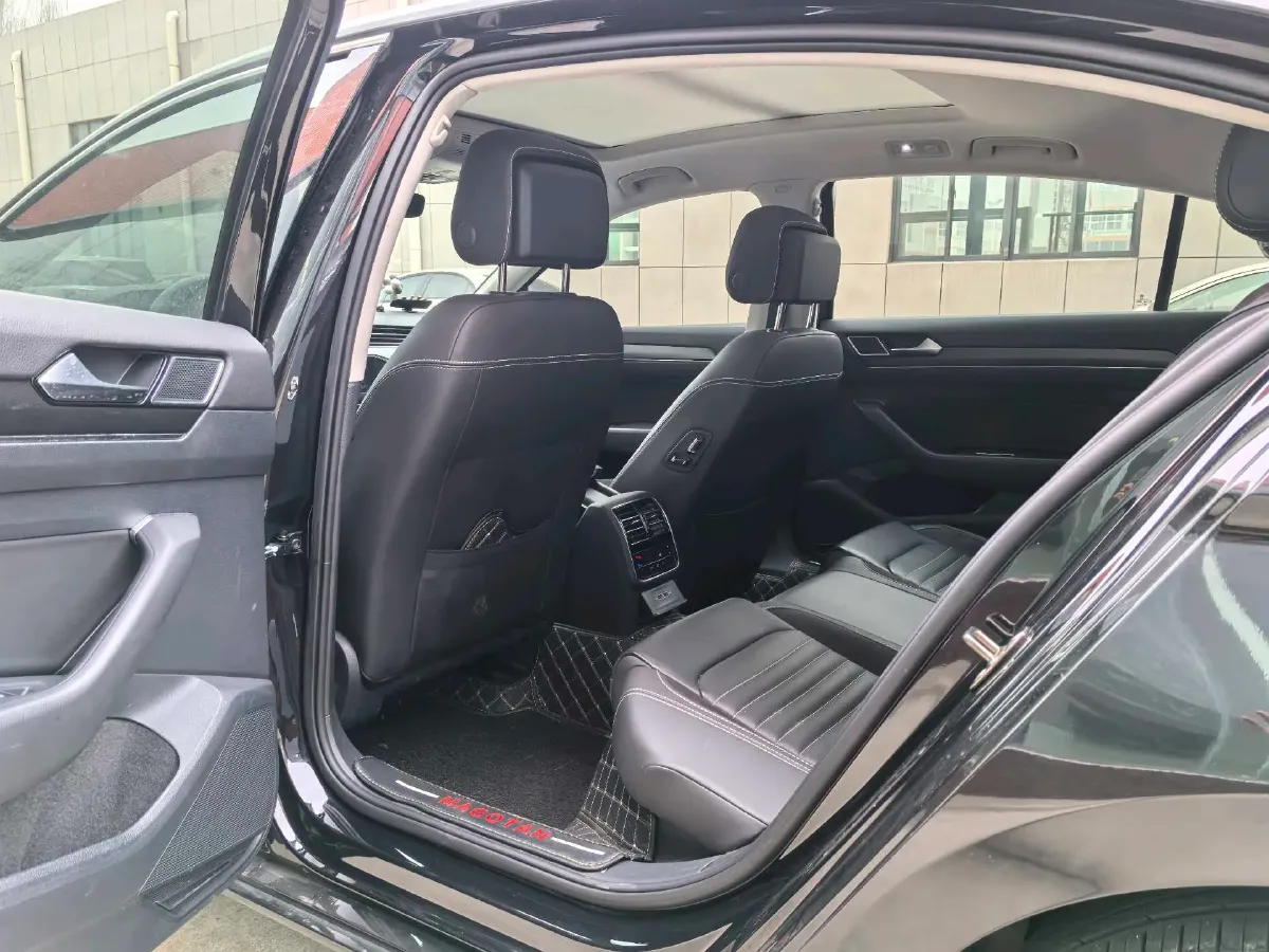 2020 Volkswagen Magotan 2.0T 186HP L4 7DCT,autocango,china used car exporter,china ev exporter,chinese used car exporter,chinese used ev exporter