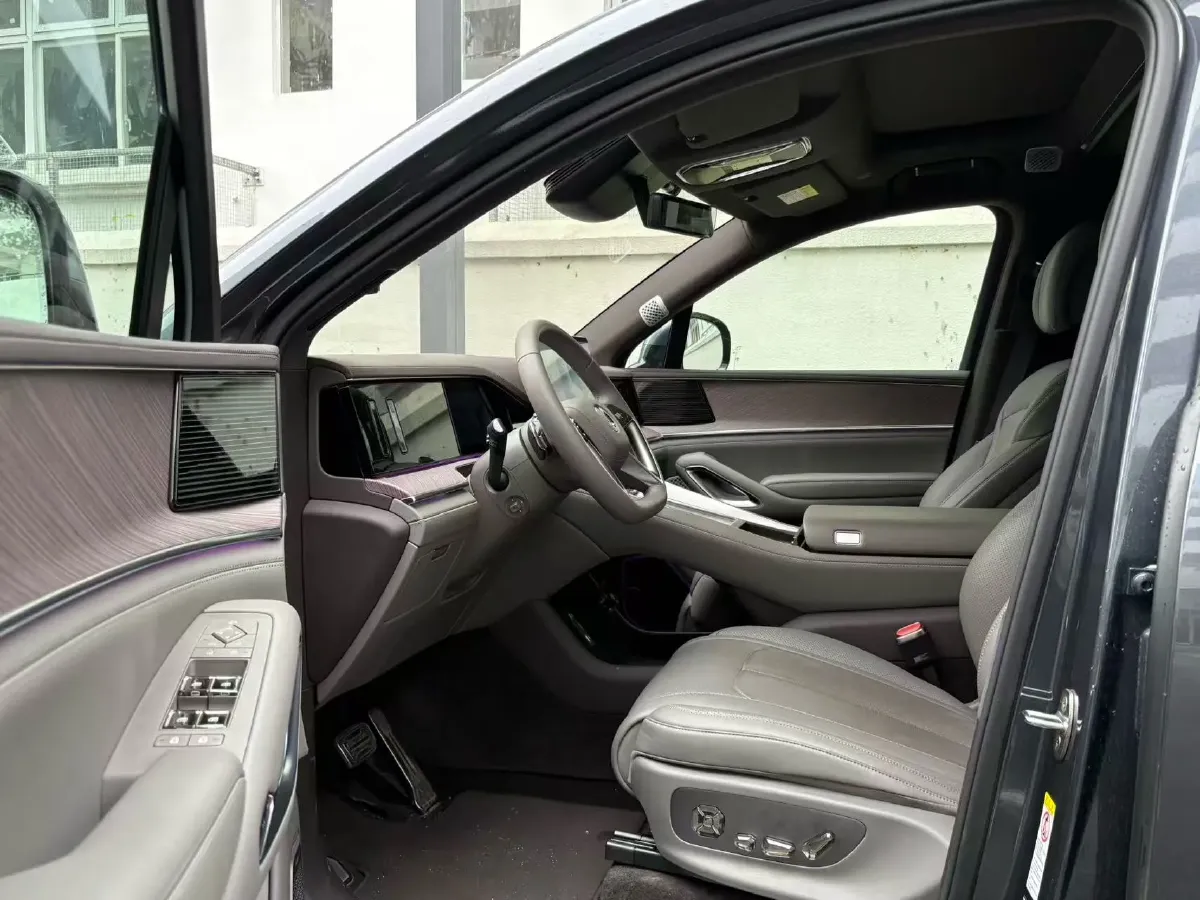 2025 Denza DenzaN9 2.0T 207HP L4 E-CVT PHEV,autocango,china used car exporter,china ev exporter,chinese used car exporter,chinese used ev exporter